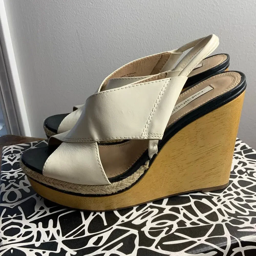 Diane Von Furstenberg comfort wedge